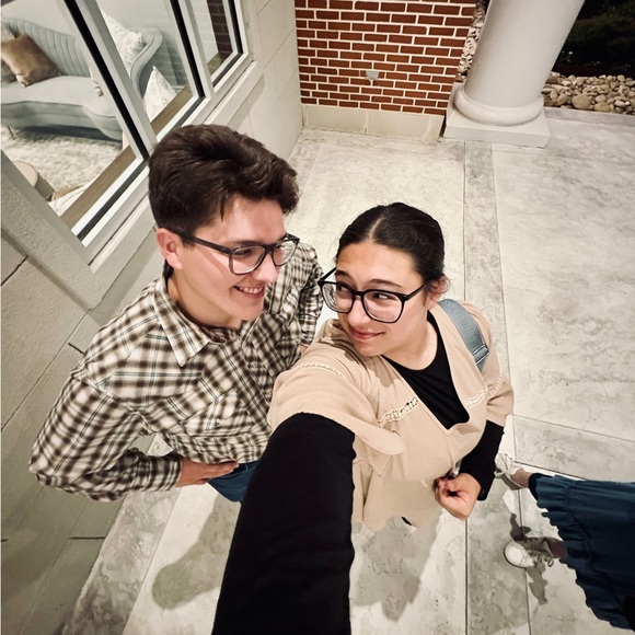 Meet your Posher, Madison - Picture 13 of 16